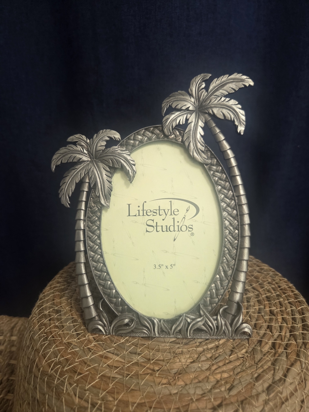 Lifestyle Studios Pewter Palm Tree Oval Photo Frame - 3.5" x 5" Bin W